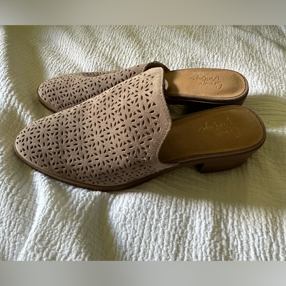 Crown Vintage suede mules